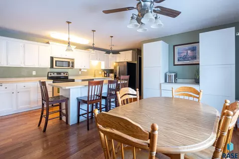 250 E Pine St, Canova, SD 57321 photo 8