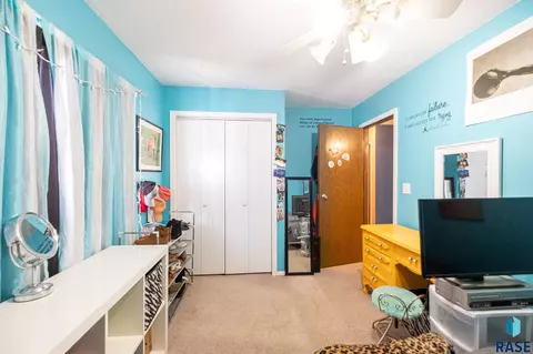 250 E Pine St, Canova, SD 57321 photo 17