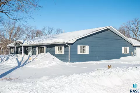 250 E Pine St, Canova, SD 57321 photo 5