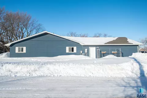 250 E Pine St, Canova, SD 57321 photo 4