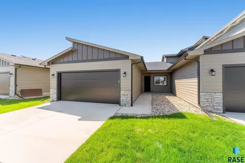9213 W Laverne Wipf St, Sioux Falls, SD 57106
