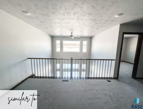 8133 E Tencate Pl, Sioux Falls, SD 57110 photo 3