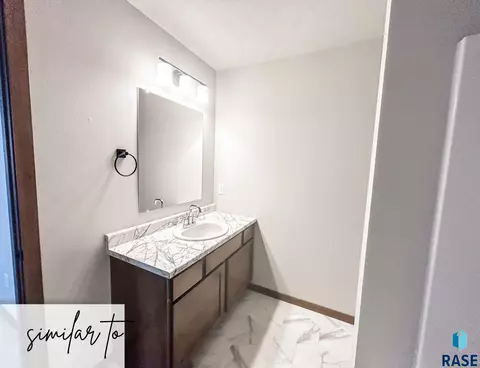 8133 E Tencate Pl, Sioux Falls, SD 57110 photo 14