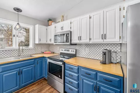 301 W Spruce St, Brandon, SD 57005 photo 14