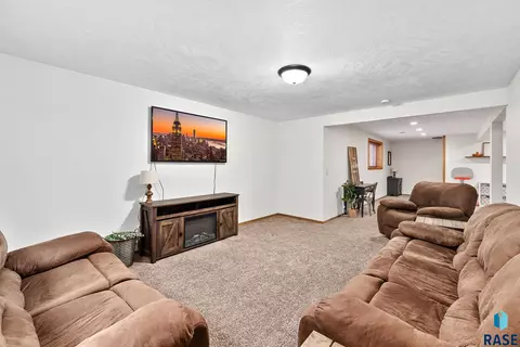 301 W Spruce St, Brandon, SD 57005 photo 34