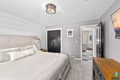 301 W Spruce St, Brandon, SD 57005 photo 20