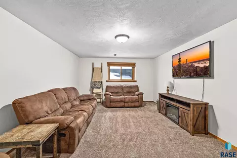 301 W Spruce St, Brandon, SD 57005 photo 32
