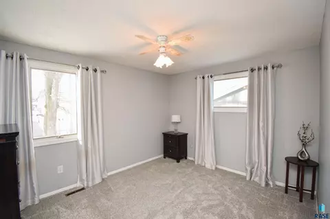 4001 E 22nd St, Sioux Falls, SD 57103 photo 13