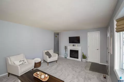 4001 E 22nd St, Sioux Falls, SD 57103 photo 12