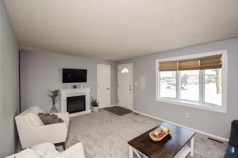 4001 E 22nd St, Sioux Falls, SD 57103 photo 3