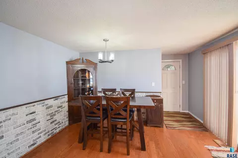 4001 E 22nd St, Sioux Falls, SD 57103 photo 9