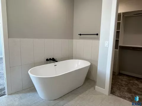 7308 E Misty Knoll Cir, Sioux Falls, SD 57110 photo 14