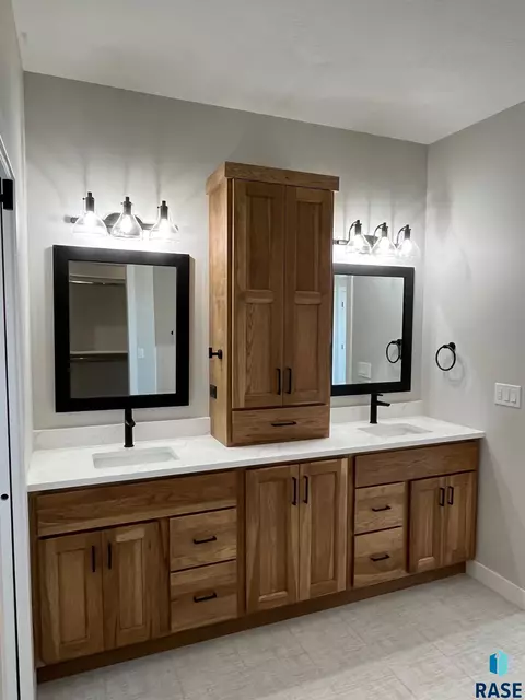 7308 E Misty Knoll Cir, Sioux Falls, SD 57110 photo 12