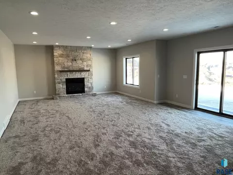 7308 E Misty Knoll Cir, Sioux Falls, SD 57110 photo 20