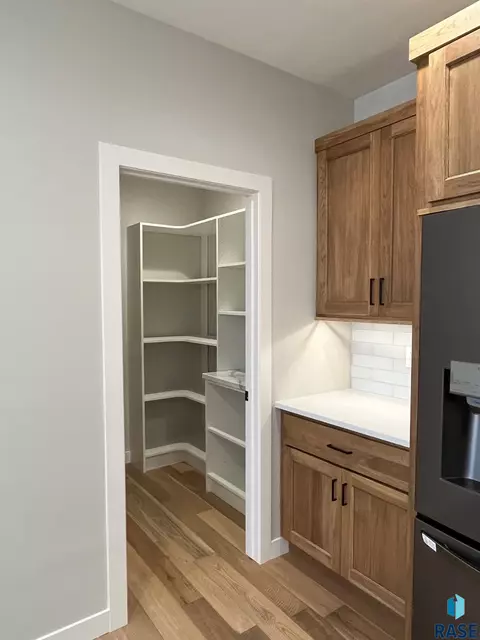 7308 E Misty Knoll Cir, Sioux Falls, SD 57110 photo 9