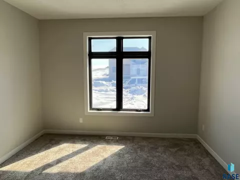 7308 E Misty Knoll Cir, Sioux Falls, SD 57110 photo 18