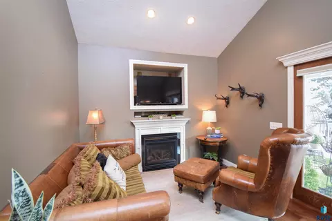300 E Pinehurst Dr, Sioux Falls, SD 57108 photo 14