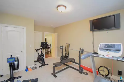 300 E Pinehurst Dr, Sioux Falls, SD 57108 photo 49