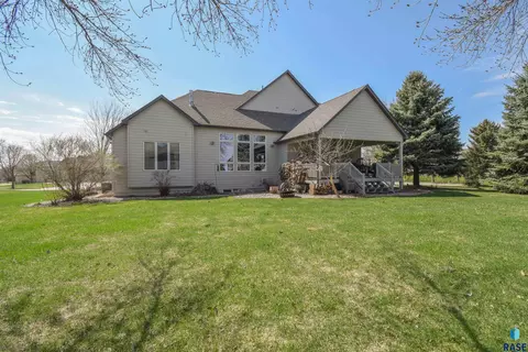 300 E Pinehurst Dr, Sioux Falls, SD 57108 photo 6