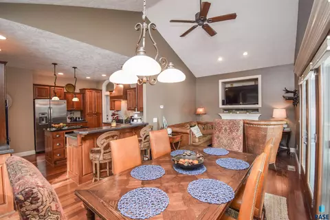 300 E Pinehurst Dr, Sioux Falls, SD 57108 photo 12