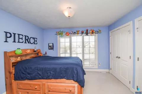 300 E Pinehurst Dr, Sioux Falls, SD 57108 photo 31