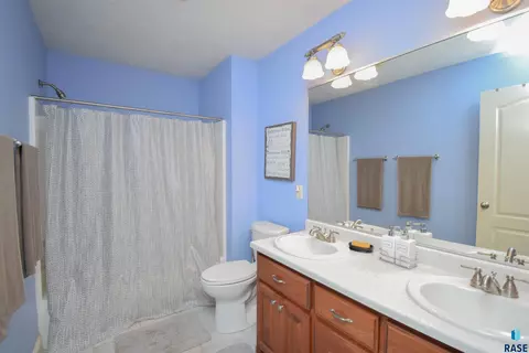300 E Pinehurst Dr, Sioux Falls, SD 57108 photo 34