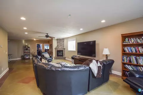 300 E Pinehurst Dr, Sioux Falls, SD 57108 photo 44