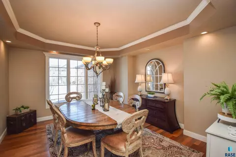 300 E Pinehurst Dr, Sioux Falls, SD 57108 photo 17