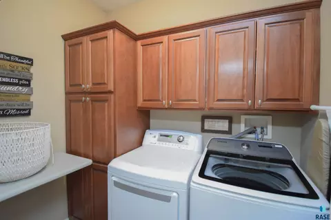 300 E Pinehurst Dr, Sioux Falls, SD 57108 photo 30