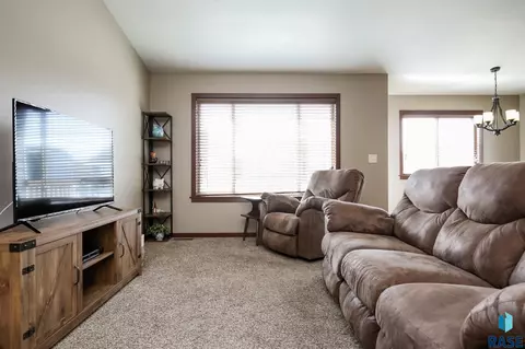 3505 E Brewster St, Sioux Falls, SD 57108 photo 8