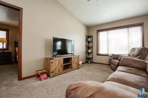 3505 E Brewster St, Sioux Falls, SD 57108 photo 10