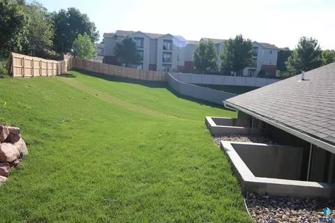 1405 S Lighthouse Pl, Sioux Falls, SD 57103 photo 12