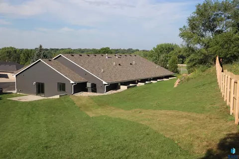 1405 S Lighthouse Pl, Sioux Falls, SD 57103 photo 7