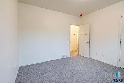 1405 S Lighthouse Pl, Sioux Falls, SD 57103 photo 29