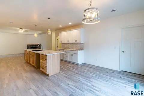 1405 S Lighthouse Pl, Sioux Falls, SD 57103 photo 22