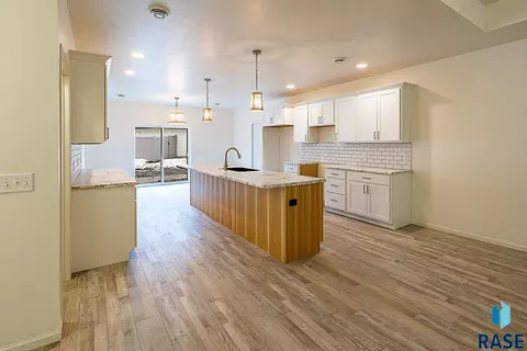 1405 S Lighthouse Pl, Sioux Falls, SD 57103 photo 17