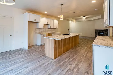 1405 S Lighthouse Pl, Sioux Falls, SD 57103 photo 21