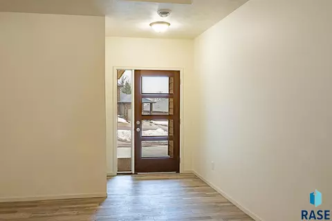 1405 S Lighthouse Pl, Sioux Falls, SD 57103 photo 14