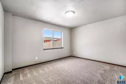 6615 W 5th St, Sioux Falls, SD 57107 photo 17