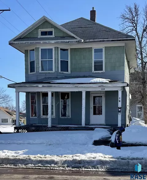 1119 E 6 St, Sioux Falls, SD 57103 photo 1