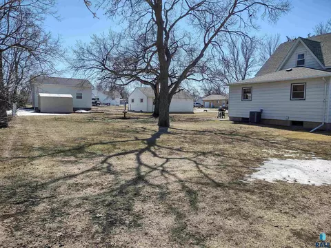 504 E 4th St, Miller, SD 57362 photo 50