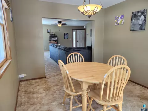 504 E 4th St, Miller, SD 57362 photo 8