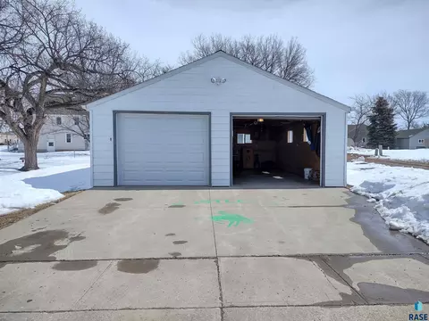 504 E 4th St, Miller, SD 57362 photo 56