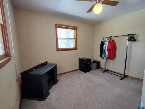 504 E 4th St, Miller, SD 57362 photo 17