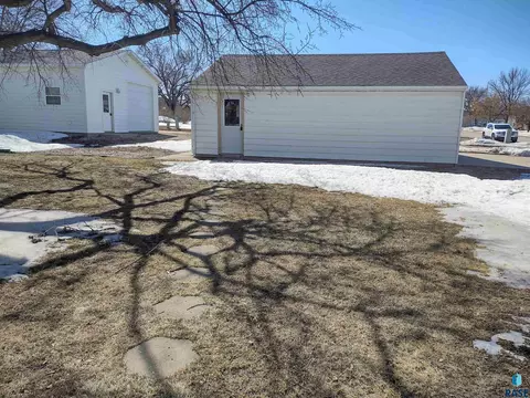 504 E 4th St, Miller, SD 57362 photo 76