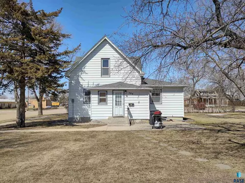 504 E 4th St, Miller, SD 57362 photo 42