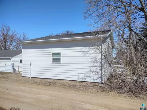 504 E 4th St, Miller, SD 57362 photo 74