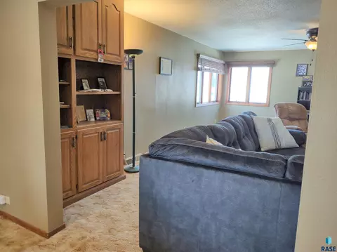 504 E 4th St, Miller, SD 57362 photo 6