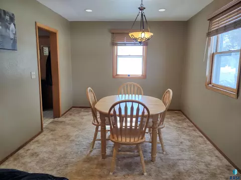 504 E 4th St, Miller, SD 57362 photo 10