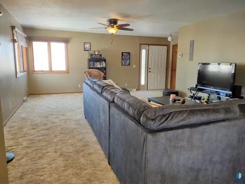 504 E 4th St, Miller, SD 57362 photo 4